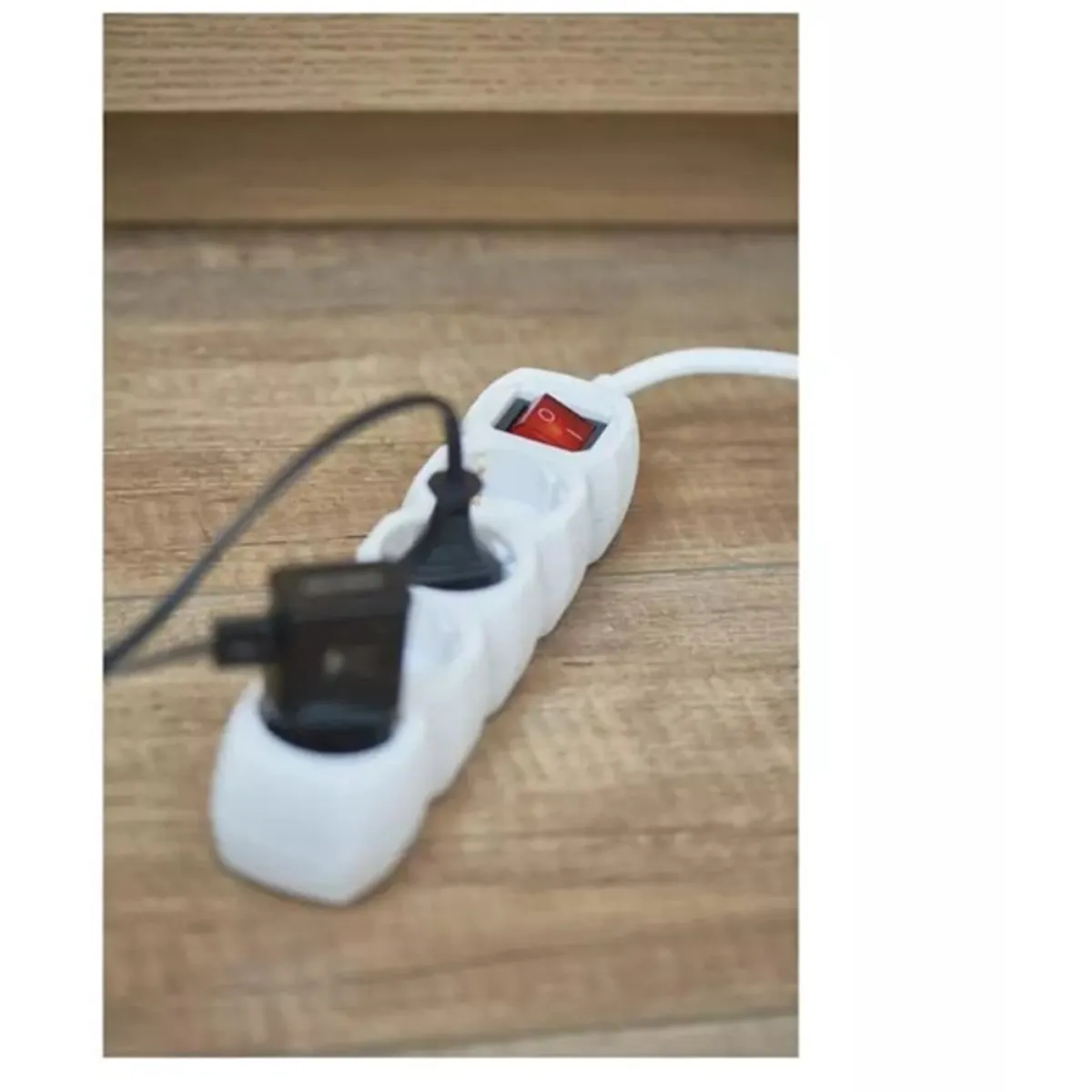 Emos P1423R 4 aljzat 3méter 1,5mm2 kapcsolós hosszabbító #3