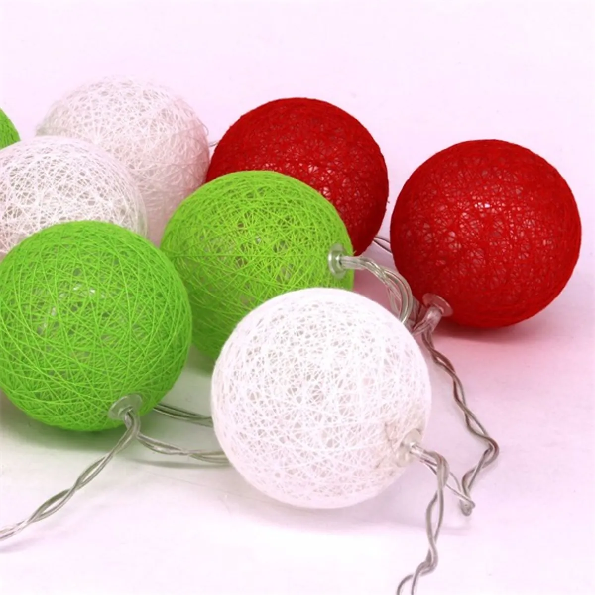 Iris Gömb alakú 6cm/színes fonott/1,5m/piros-fehér-zöld/10db LED-es/USB-s fényfüzér, fénydekoráció #2