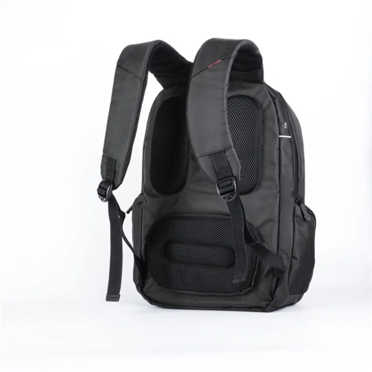 TOO 15,6" USB portos fekete hátizsák #2