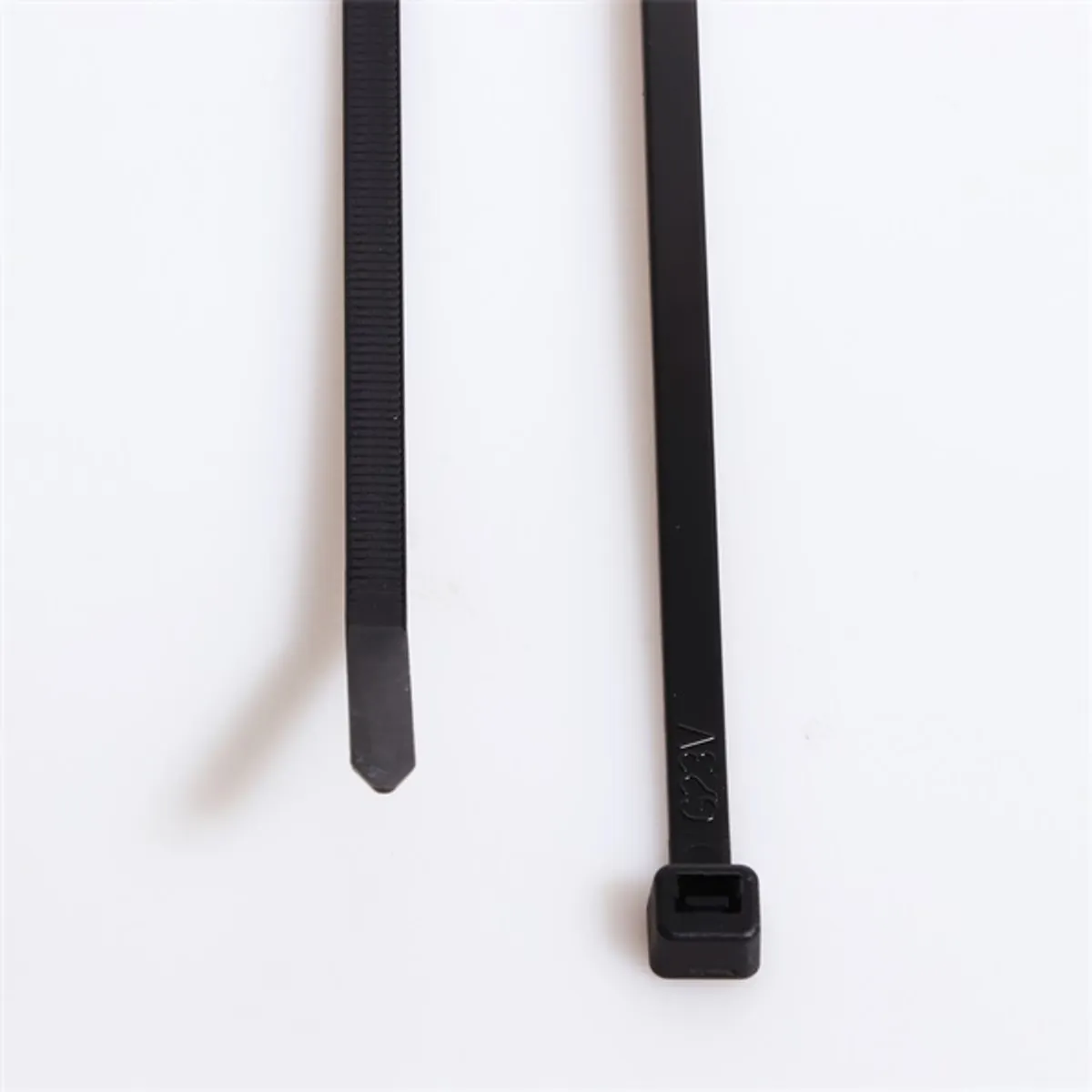 Iris Electric 100 db fekete 120x2,5mm kábelkötegelő, gyorskötöző, kötegelő, UV álló #6