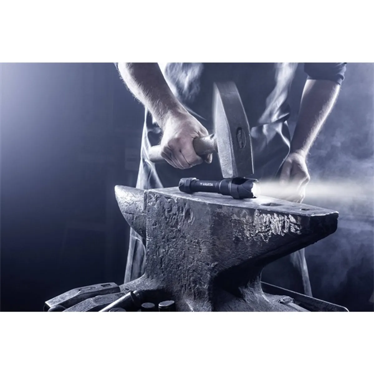 Varta 18711101421 Indestructible F20 Pro/350 lumen/elemlámpa #3