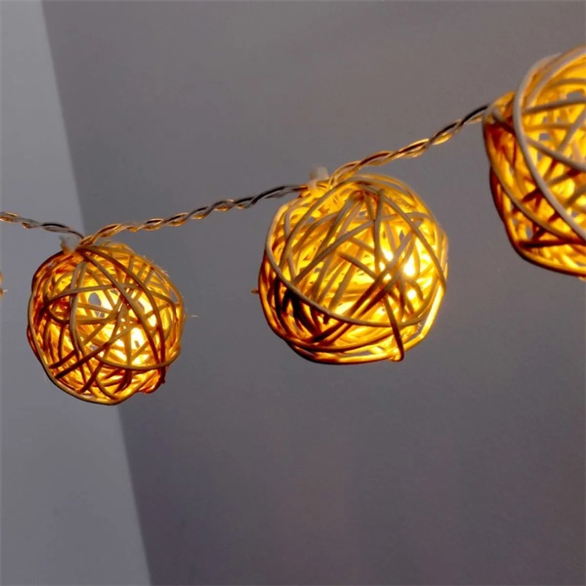 Iris Gömb alakú fonott/rattan/1,5m/meleg fehér/10db LED-es/3xAA elemes fényfüzér, fénydekoráció #1