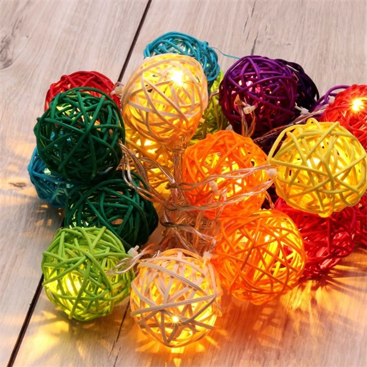 Iris Gömb alakú fonott/rattan/4m/több színű/20db LED-es/3xAA elemes fényfüzér, fénydekoráció #5