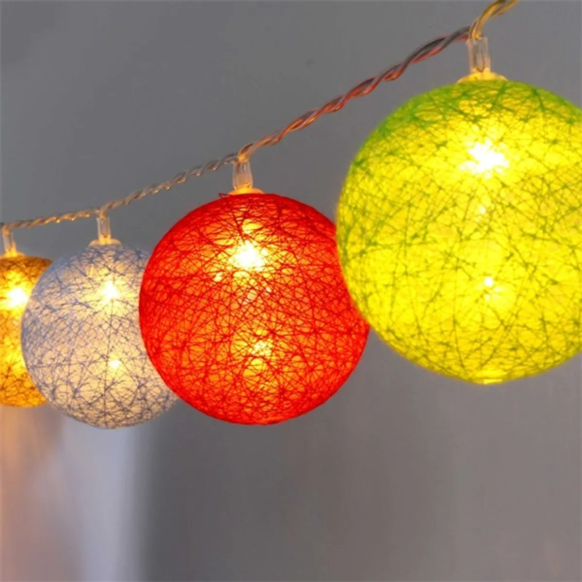 Iris Gömb alakú 6cm/színes fonott/3m/barna-piros-kék-zöld/20db LED-es/USB-s fényfüzér, fénydekoráció #1