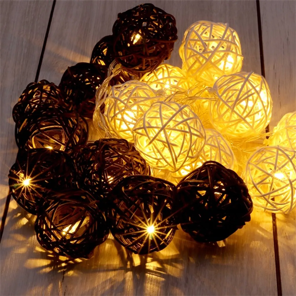 Iris Gömb alakú fonott/rattan/4m/fehér + barna/20db LED-es/3xAA elemes fényfüzér, fénydekoráció #3