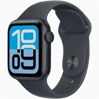 Apple Watch SE3 GPS-es (40mm) éjfekete alumínium tok, éjfekete M/L sportszíjas okosóra #1