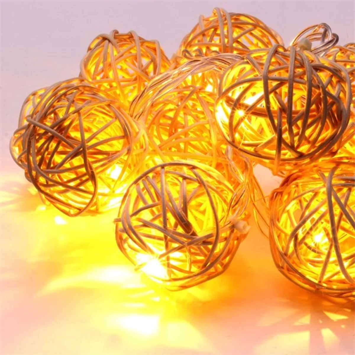 Iris Gömb alakú fonott/rattan/1,5m/meleg fehér/10db LED-es/3xAA elemes fényfüzér, fénydekoráció #3