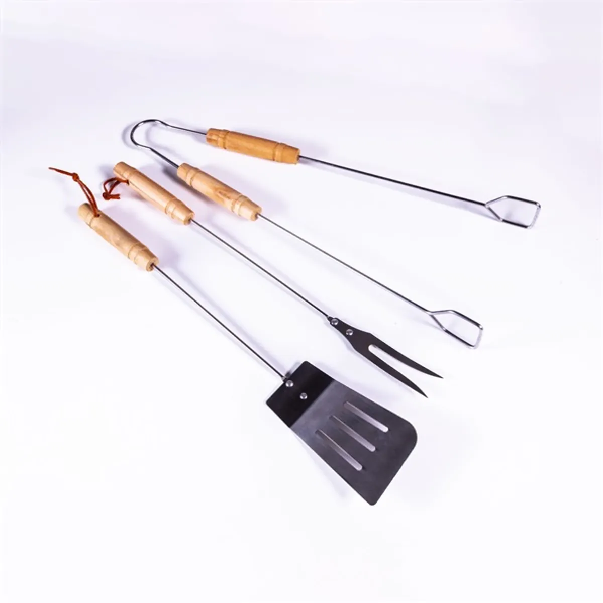 IRIS KT-202 3 db-os BBQ grill szett fa fogóval (ételfogó 44cm, spatula 41cm, villa 40cm) #1