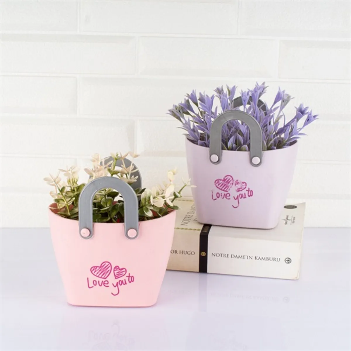 IRIS E5534 dekoráció művirággal táskában 11,5x14cm #1