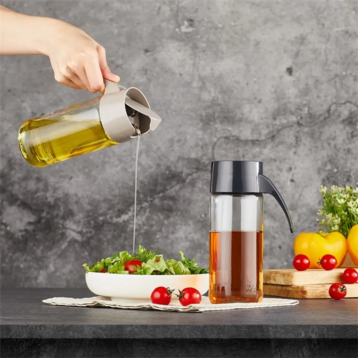 IRIS C-00413 Olaj és ecet üveg kiöntő 500ml , szürke vagy fekete színű #5