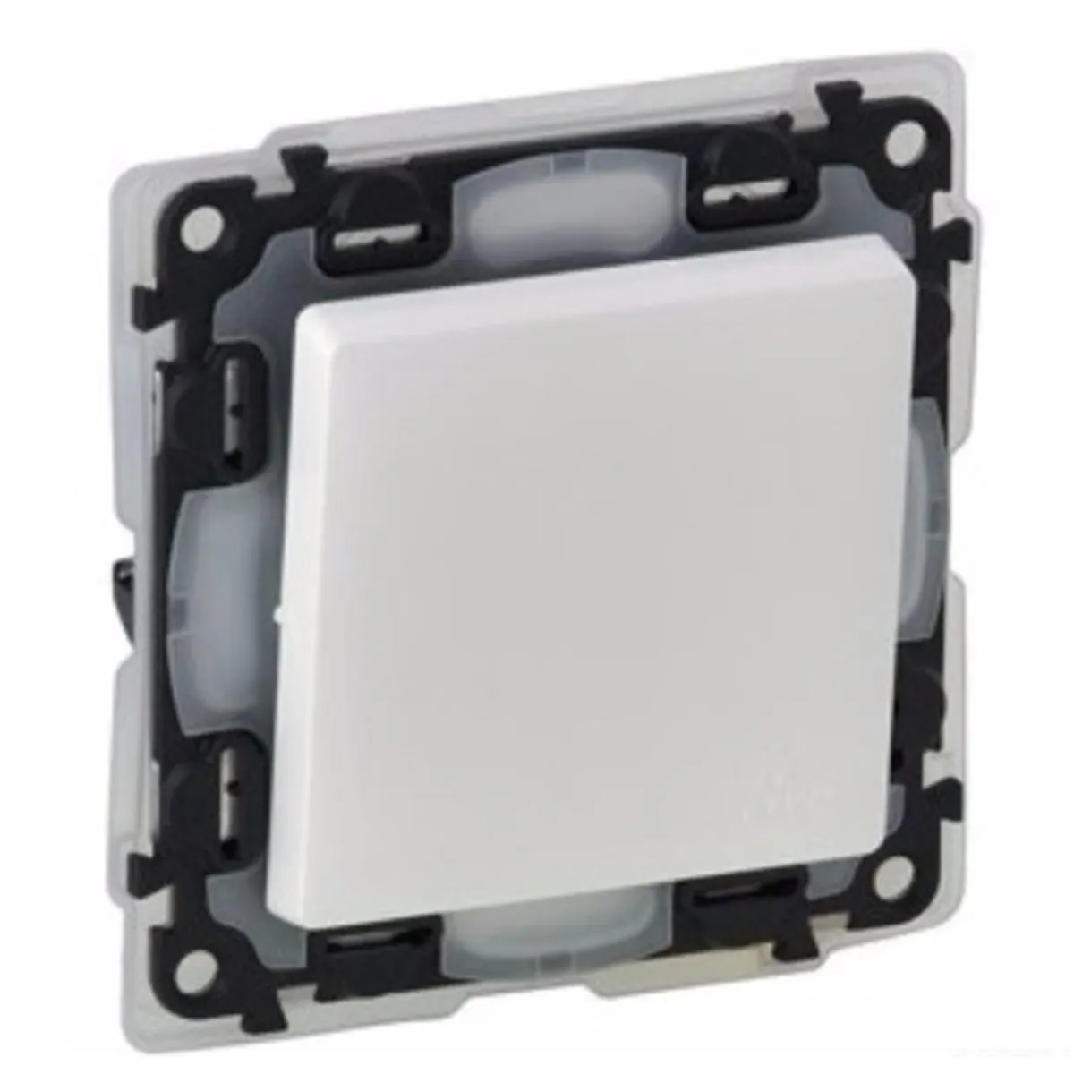 Legrand 752156 Valena Life IP44 fehér váltókapcsoló #1